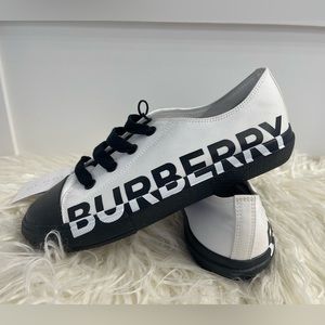Burberry White and Black LarkHall